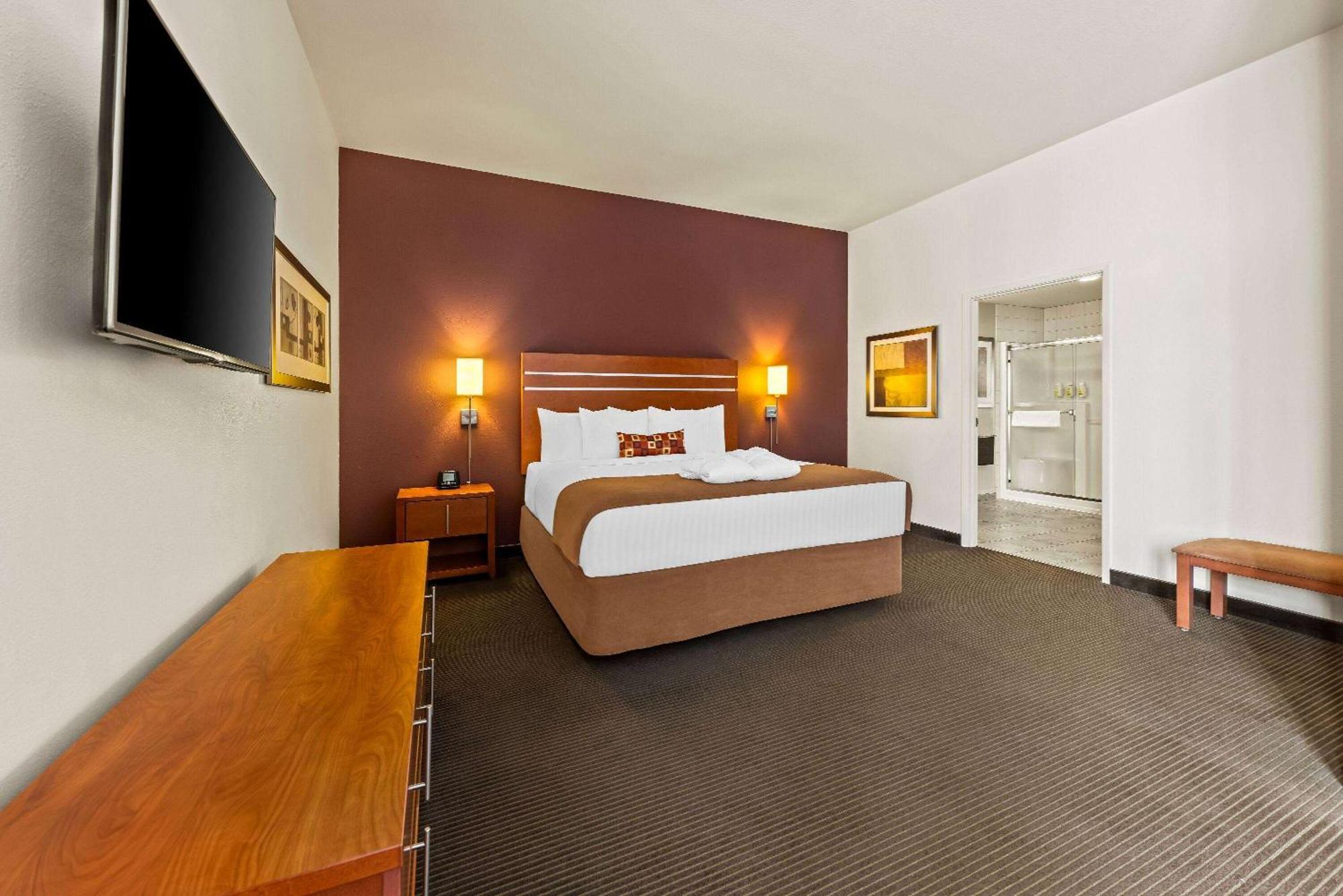 Wingate By Wyndham Calgary South Hotel Exterior foto