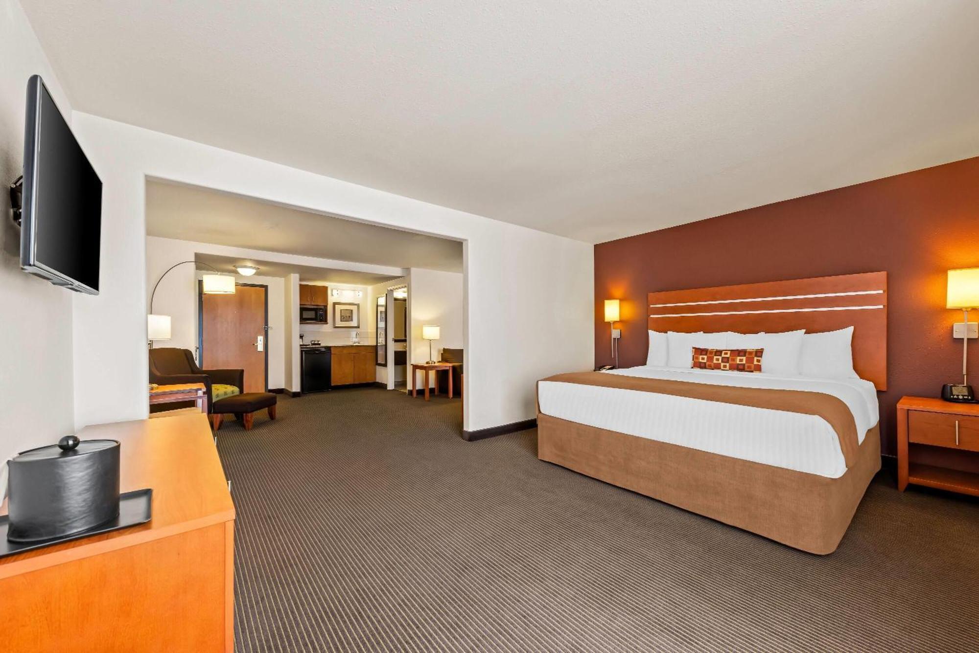 Wingate By Wyndham Calgary South Hotel Exterior foto