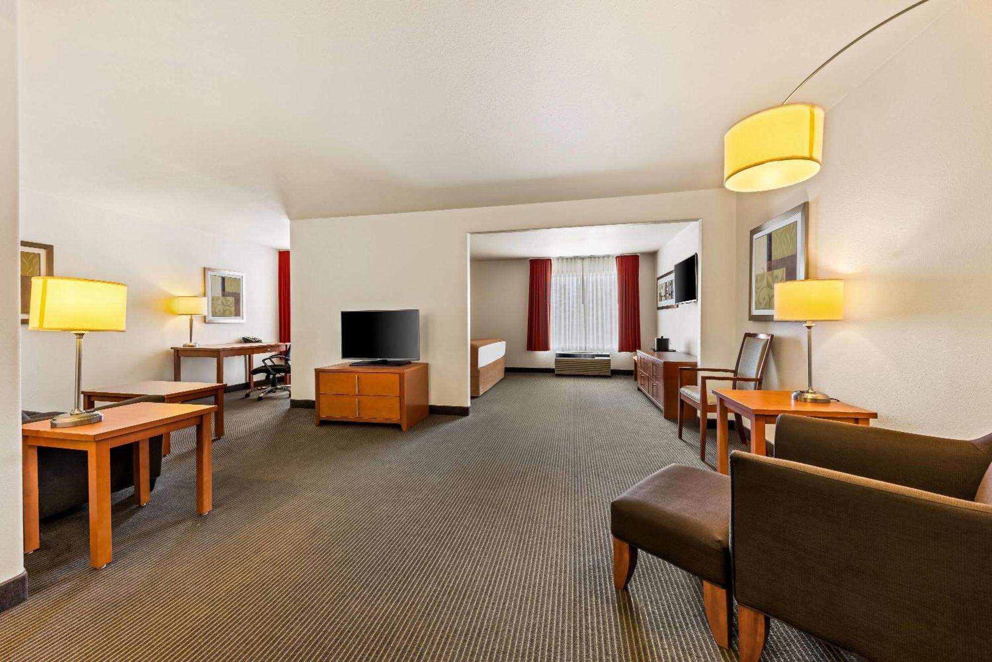 Wingate By Wyndham Calgary South Hotel Exterior foto